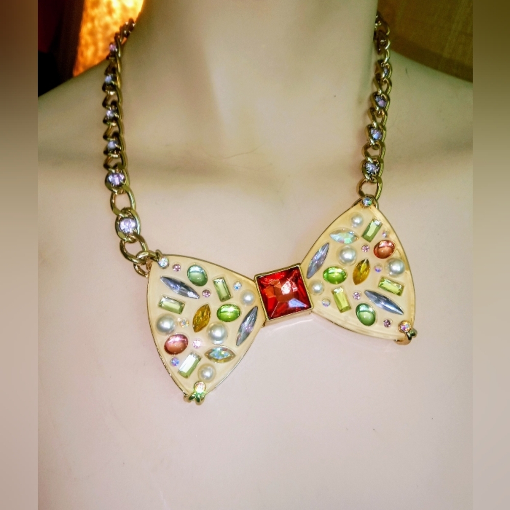 COPY - BETSEY JOHNSON Large Bow Tie Statement necklace acrylic rhinestone NEW